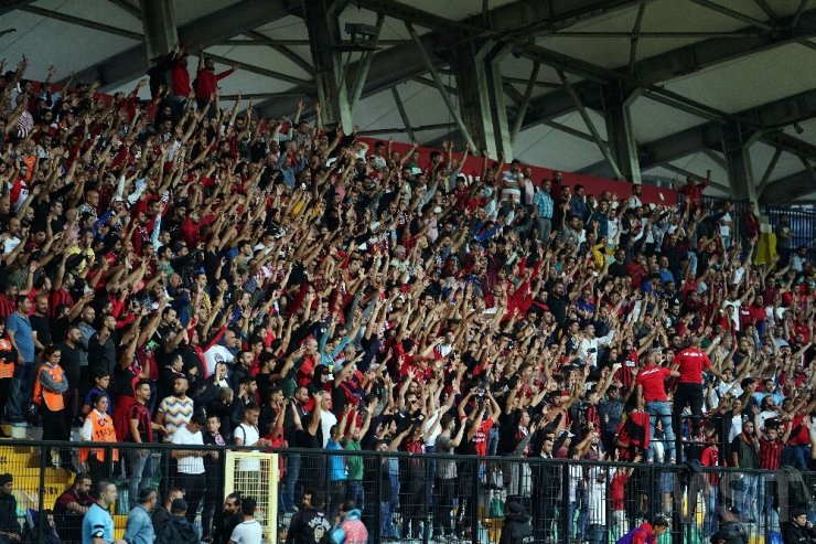 TFF 1. Lig: Fatih Karagümrük: 3 - Bursaspor: 1 (Maç sonucu)