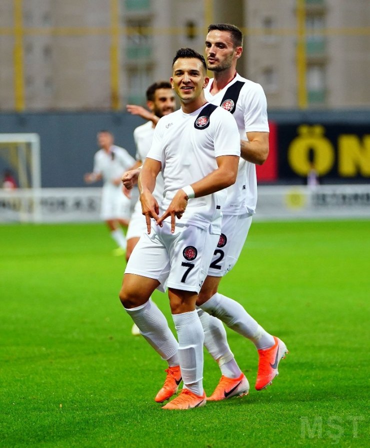 TFF 1. Lig: Fatih Karagümrük: 3 - Bursaspor: 1 (Maç sonucu)