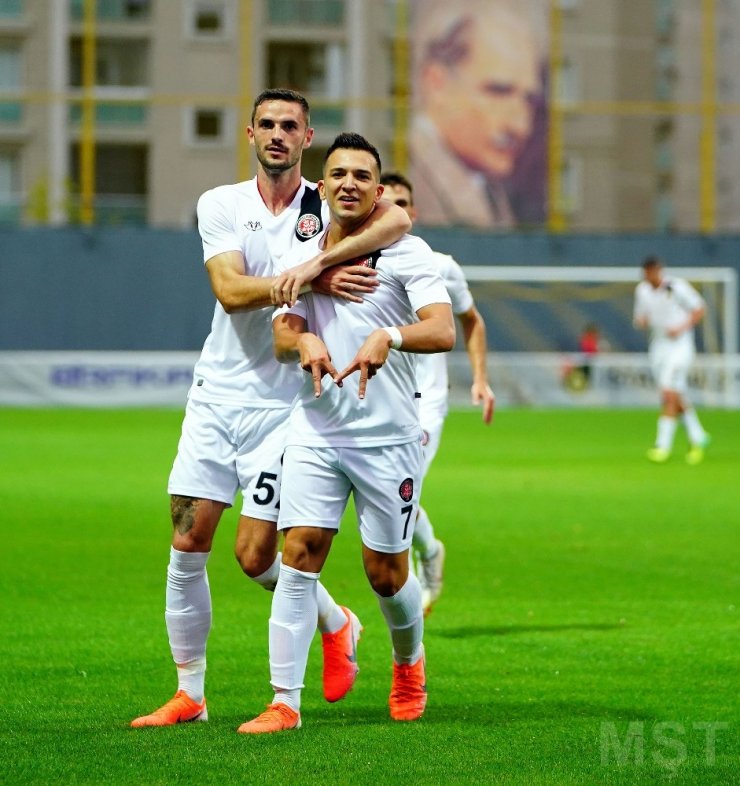 TFF 1. Lig: Fatih Karagümrük: 3 - Bursaspor: 1 (Maç sonucu)