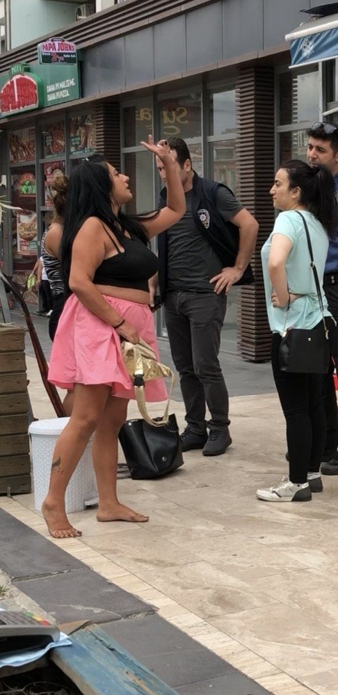 İçki alamayan sarhoş kadın tekel bayisini birbirine kattı