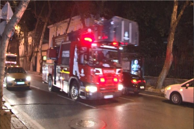 Galatasaray Üniversitesinde çıkan yangın panik oluşturdu