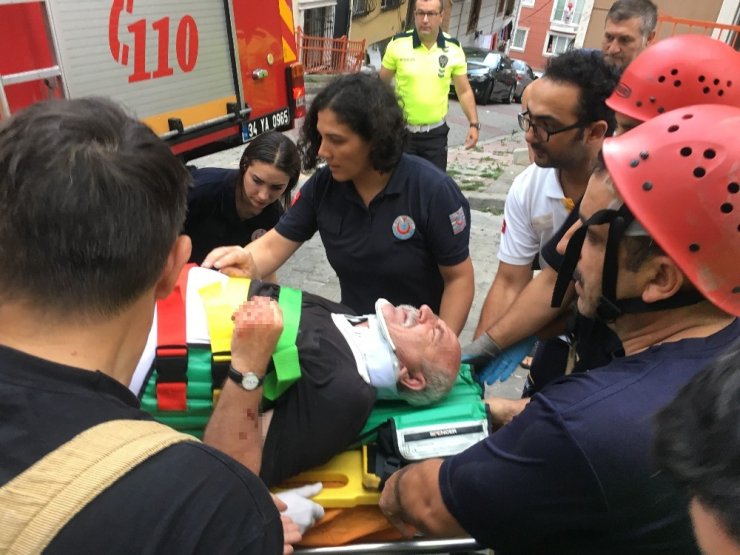 Kağıthane’de Kaza! Duvarına Çarparak Durabildi