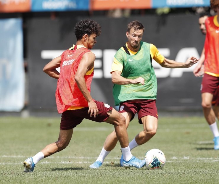 Galatasaray’da Belhanda belindeki ağrılarından dolayı antrenmanda yer almadı