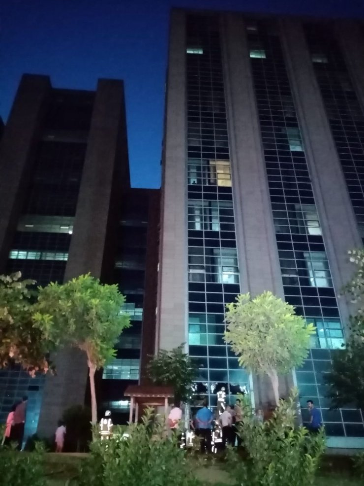 Kanuni Sultan Süleyman Hastanesinde çıkan yangın kontrol altına alındı