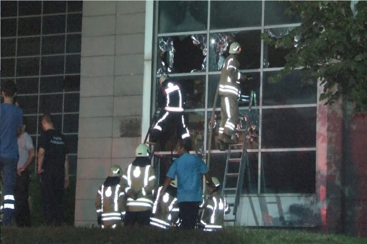 Kanuni Sultan Süleyman Hastanesinde çıkan yangın kontrol altına alındı