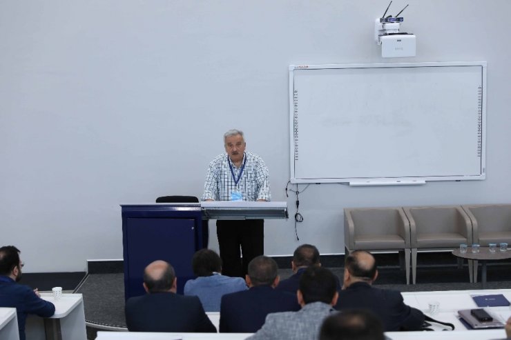 ‘Sığınmacı Hakları Sempozyumu’nda göç ve sığınmacı konusu konuşuldu