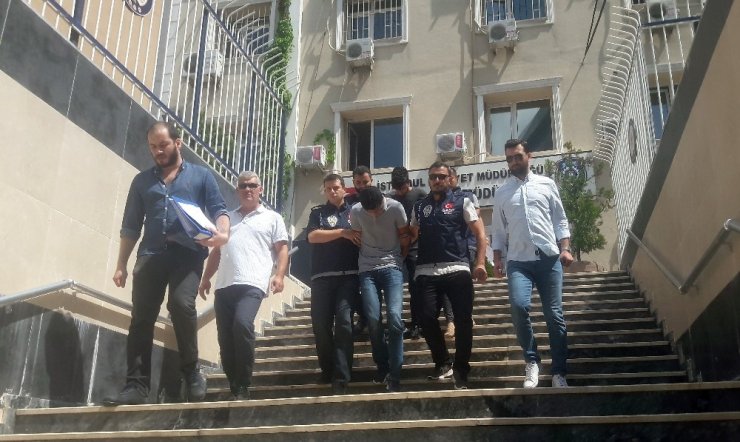 Şişli’de bir kafede turistlere dehşeti yaşatan şahıslar yakalandı