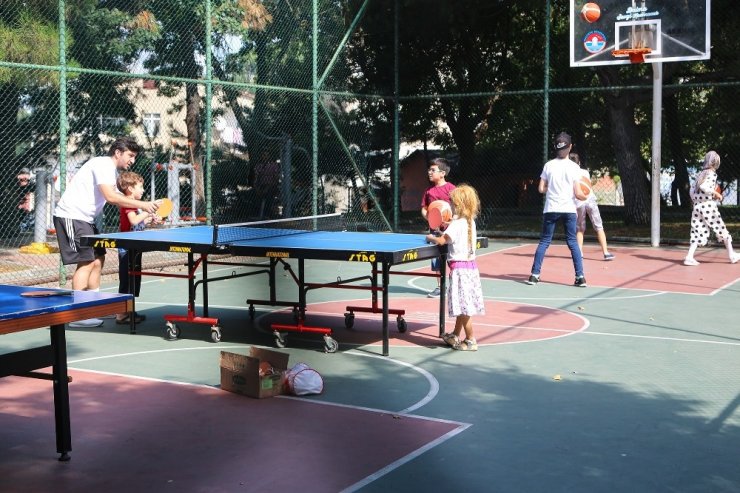 Maltepeli çocuklar, sosyal medyayı bırakıp sokağa koştular