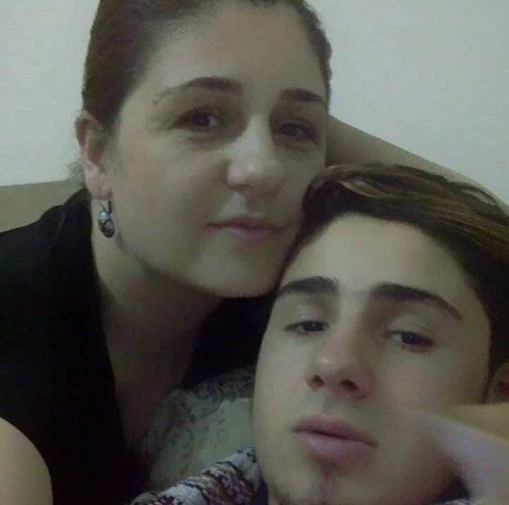 Ehliyetsiz genç motorla tır altında kalarak hayatını kaybetti