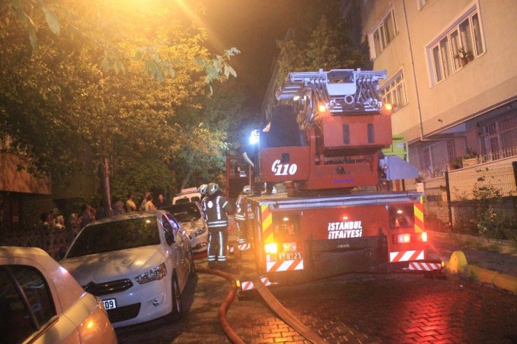 Avcılar’da öğrenci evindeki yangın paniğe neden oldu