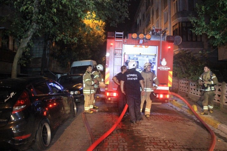 Avcılar’da öğrenci evindeki yangın paniğe neden oldu