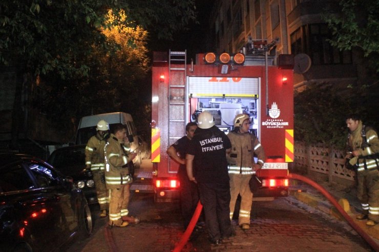 Avcılar’da öğrenci evindeki yangın paniğe neden oldu