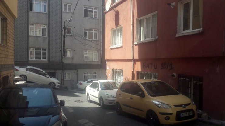 Beyoğlu’nda 5 yaşındaki çocuk ikinci kattan düştü