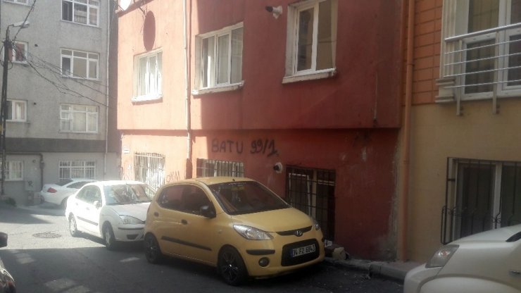 Beyoğlu’nda 5 yaşındaki çocuk ikinci kattan düştü