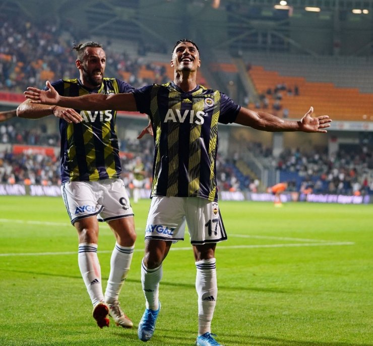 Fenerbahçe son dakikada güldü