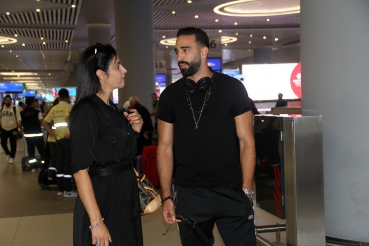 Adil Rami Fenerbahçe için İstanbul’da