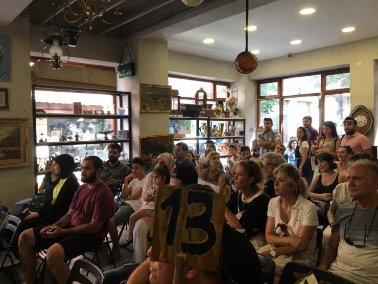 Balat’ta halk mezatına yoğun ilgi