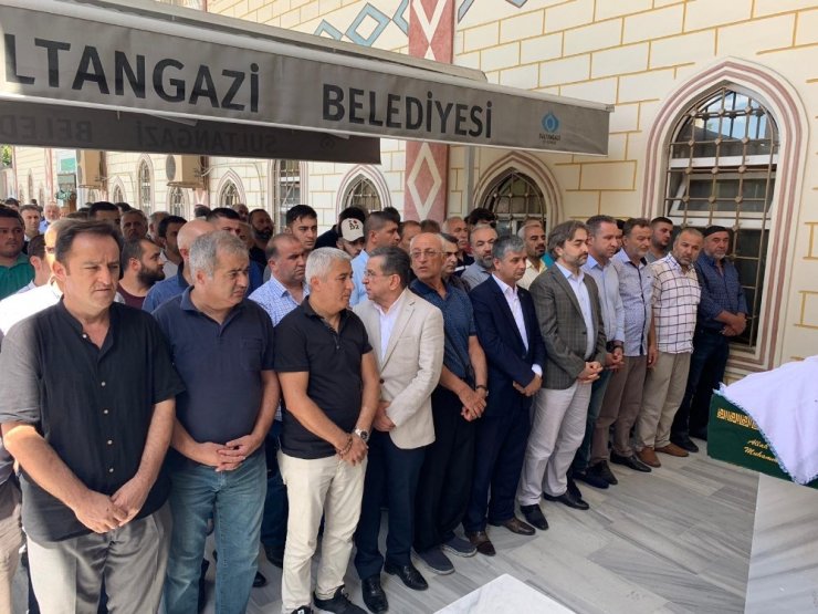 Kızının gözü önünde vurulan Tuğba Anlak son yolculuğuna uğurlandı