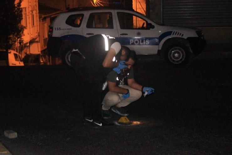 Avcılar’da minibüsçülerin kavgasında mermiler yağdı: 1 yaralı