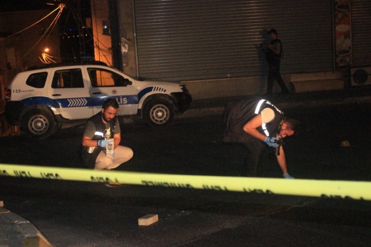 Avcılar’da minibüsçülerin kavgasında mermiler yağdı: 1 yaralı