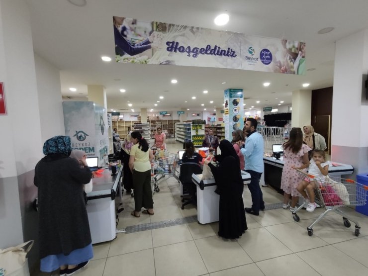 Beykoz’da Sosyal Market ile ihtiyaç sahiplerinin yüzü gülüyor