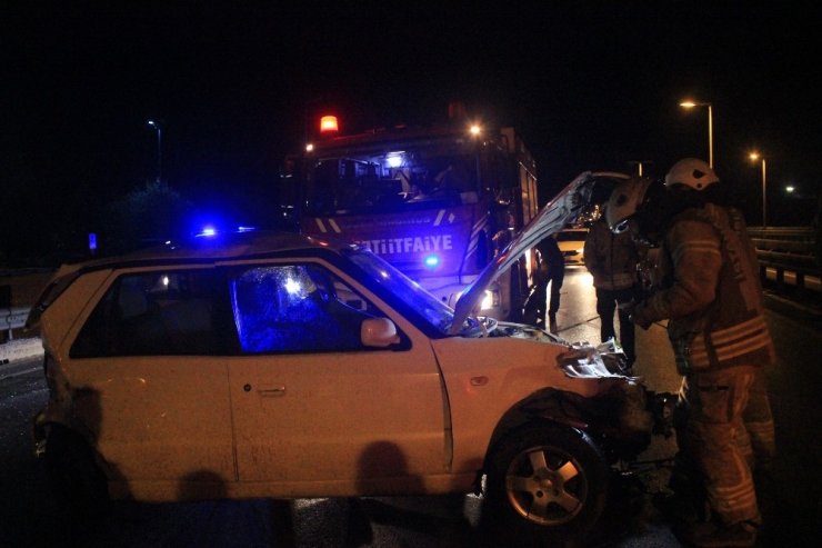 Avcılar E-5’te zincirleme trafik kazası: 1’i ağır 3 yaralı