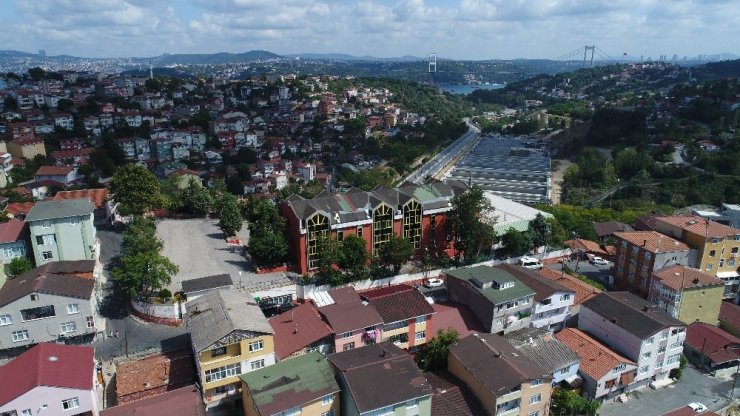 Sarıyer’de risk nedeniyle kapatılan okul havadan görüntülendi