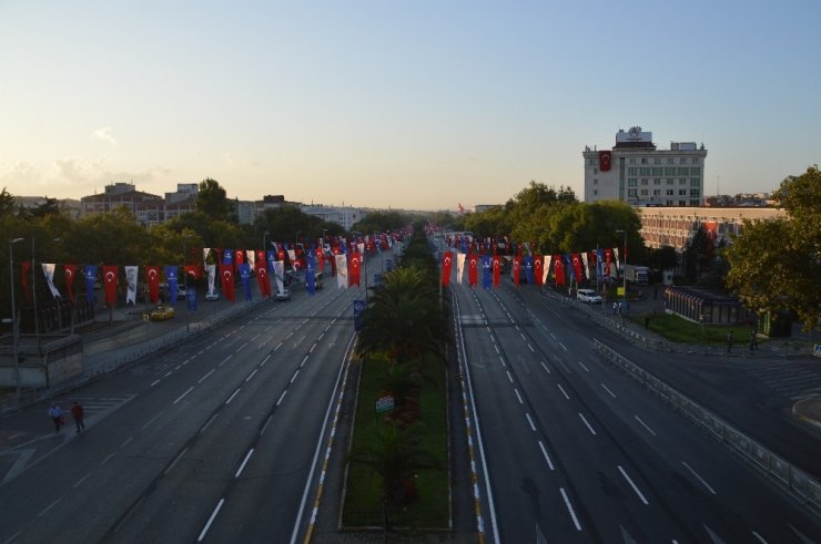 30 Ağustos Zafer Bayramı sebebiyle Vatan Caddesi trafiğe kapatıldı