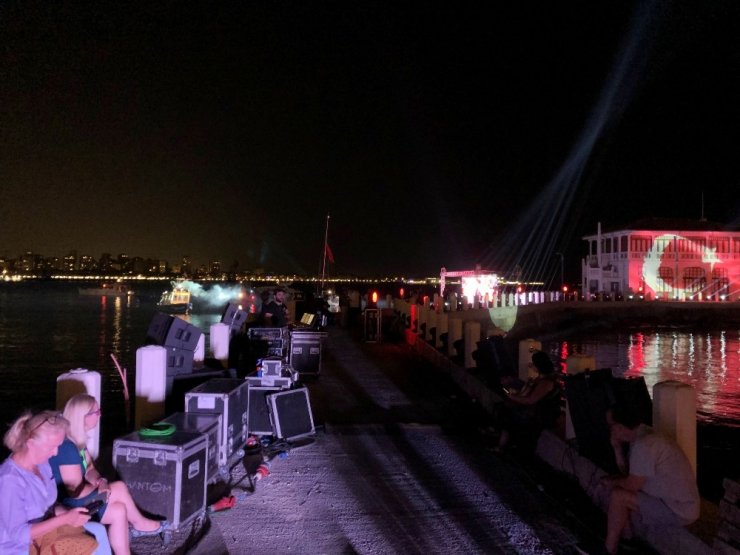 30 Ağustos Zafer Bayramı Moda İskelesi’nde mapping ve ışık gösterisiyle kutlandı