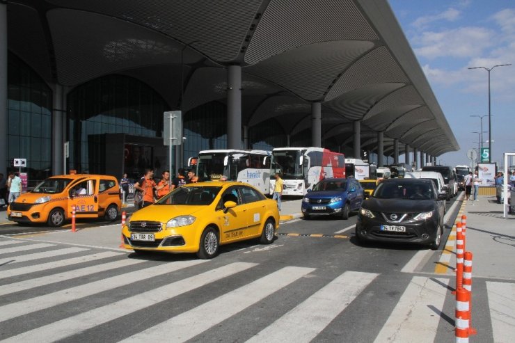 İstanbul Havalimanı’nda şüpheli paket