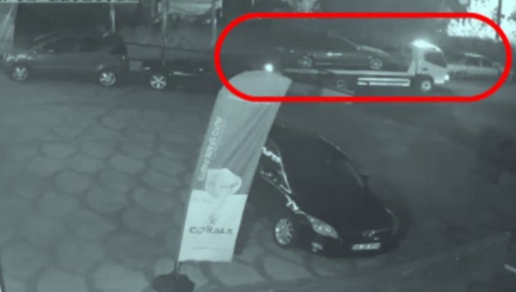 İstanbul’da çekici ile lüks otomobil çalan çete çökertildi