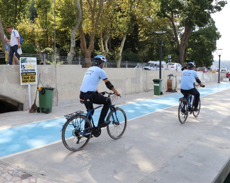 Beykoz sahillerinde bisikletli zabıtalar iş başında