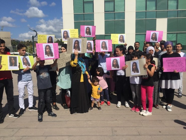 Boynuna saplanan makasla felç kalan Ezel’in ailesi eylem yaptı