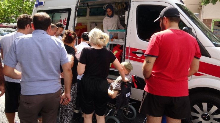 Eskicide çıkan yangın 3 binaya sıçradı