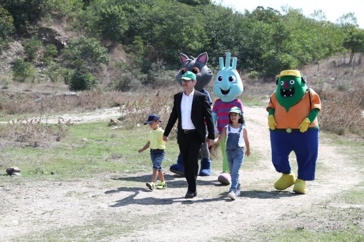 Başkan Kartoğlu temiz çevre için kolları sıvadı