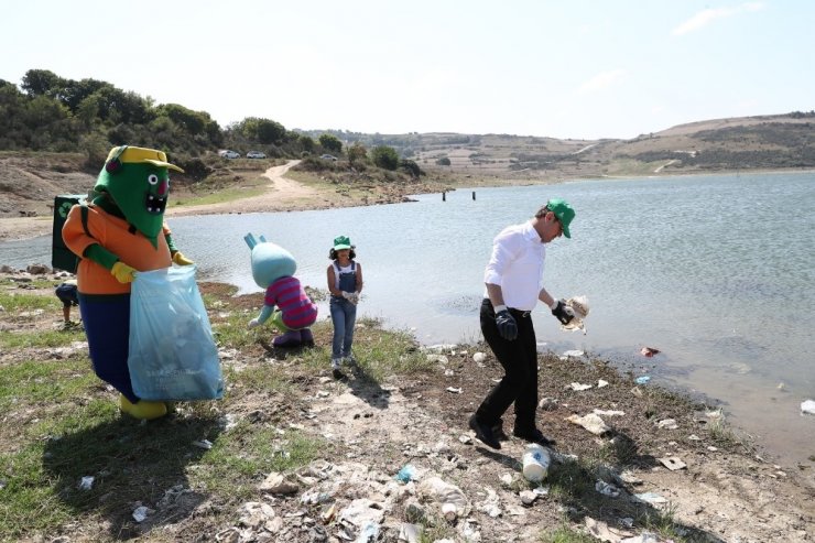 Başkan Kartoğlu temiz çevre için kolları sıvadı