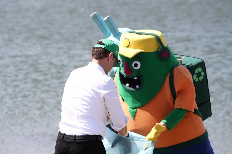 Başkan Kartoğlu temiz çevre için kolları sıvadı