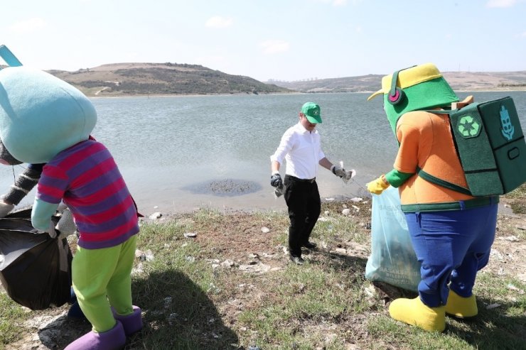 Başkan Kartoğlu temiz çevre için kolları sıvadı