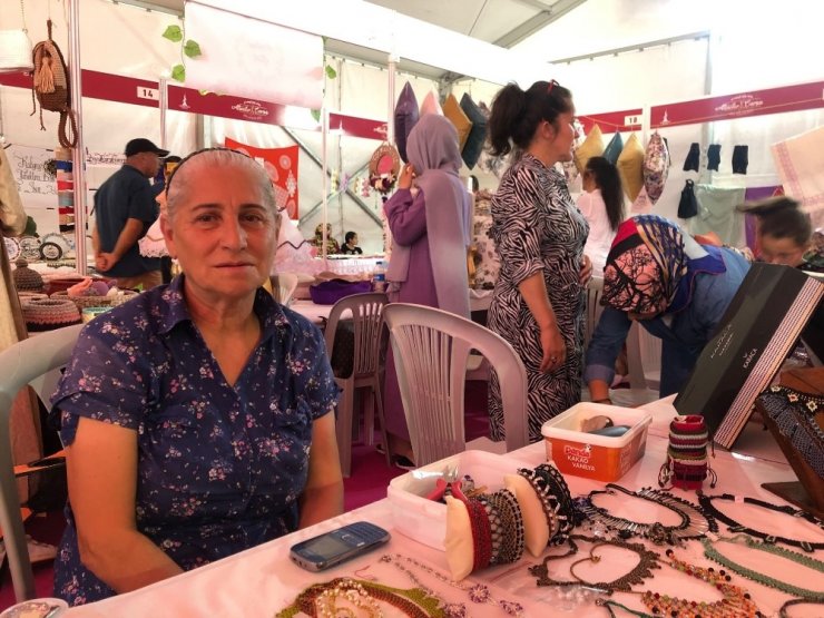 Sancaktepeli kadınların el emeği göz nuru ürünleri satışa sunuldu