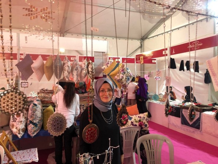 Sancaktepeli kadınların el emeği göz nuru ürünleri satışa sunuldu