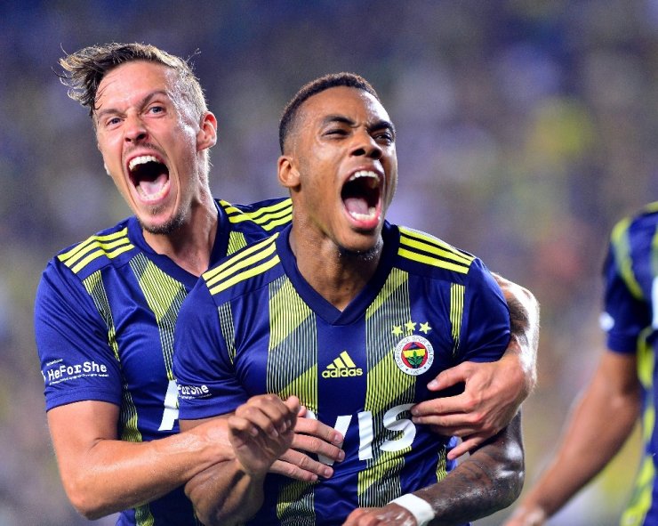 Süper Lig: Fenerbahçe: 1 - Trabzonspor: 1 (İlk yarı)