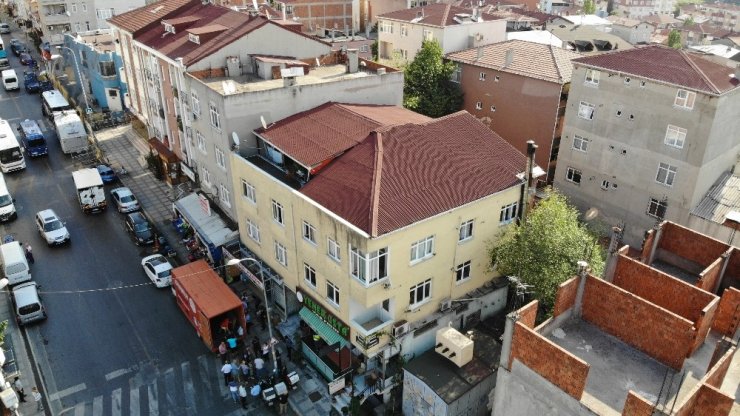 Ataşehir’de riskli bina tahliye ediliyor