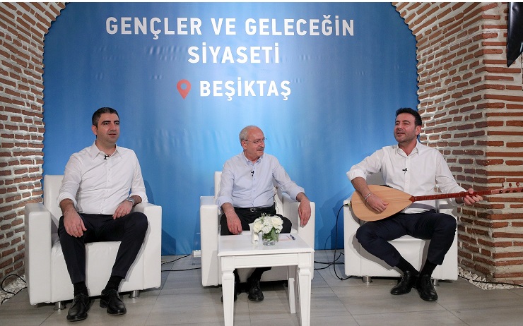 kilicdaroglu-a-takimindaki-genc-baskanlarla-gencleri-dinledi-6.jpg
