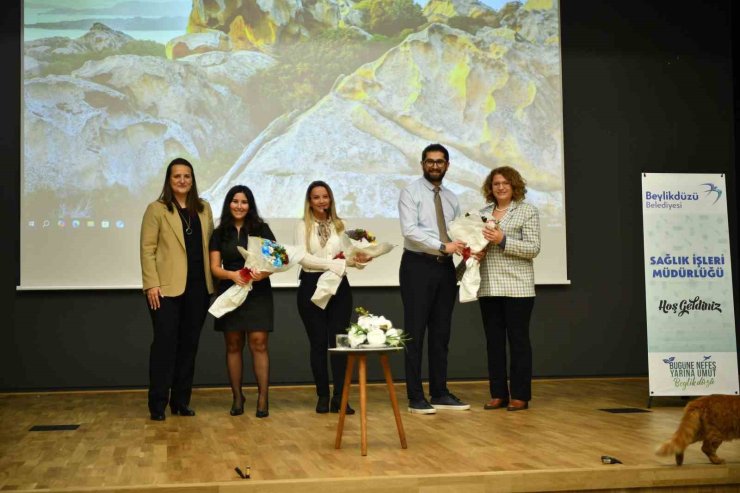 MENOPOZ SÜRECİNİN ZORLUKLARI "MENOPOZ OKULU"NDA ELE ALINDI