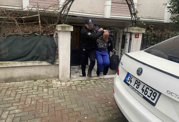 AVCILAR’DA CANINI HİÇE SAYAN HIRSIZ ÇATIDAN EVE GİRDİ