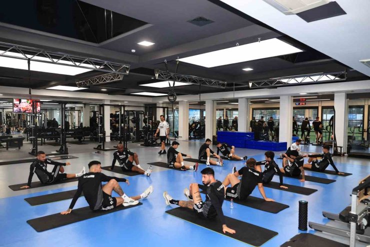 BEŞİKTAŞ SALONDA ÇALIŞTI