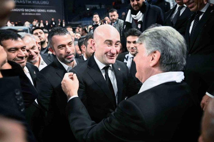 HÜSEYİN YÜCEL SALONDAN AYRILDI