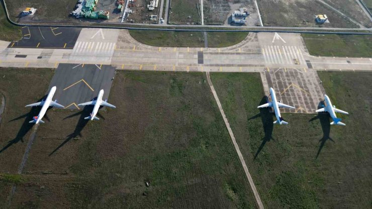 ATATÜRK HAVALİMANI’NDA PİSTLERİN KALAN KISMI UÇAK PARKI OLDU