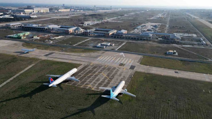 ATATÜRK HAVALİMANI’NDA PİSTLERİN KALAN KISMI UÇAK PARKI OLDU