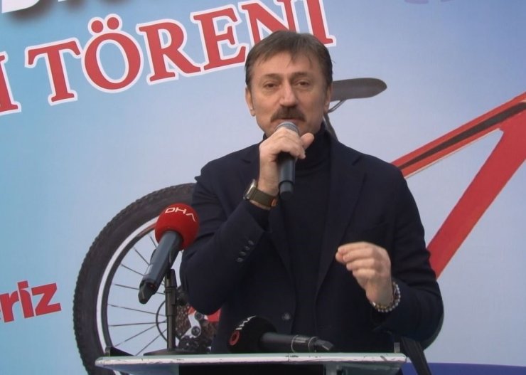 BAHÇELİEVLER BELEDİYESİ, ÇEKİLİŞLE 100 ADET BİSİKLET HEDİYE ETTİ